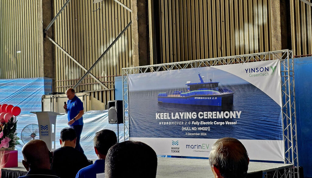 Steerable Azimuth Thruster package for Hydromover